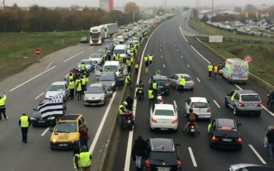 Francia proteste Gilet Gialli: Deroga temporanea ai tempi di guida degli autisti.