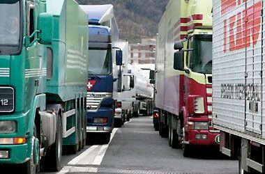 Green pass e autotrasporto, il grido d’allarme di Unatras: “le imprese straniere rimpiazzano quelle italiane: il 25% dei nostri camionisti costretto a fermarsi da oggi”.